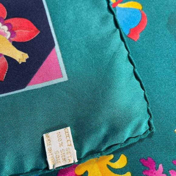 Gucci Vintage Silk Scarf 34” Floral Butterfly Baroque Green Multicolor - Picture 8 of 12